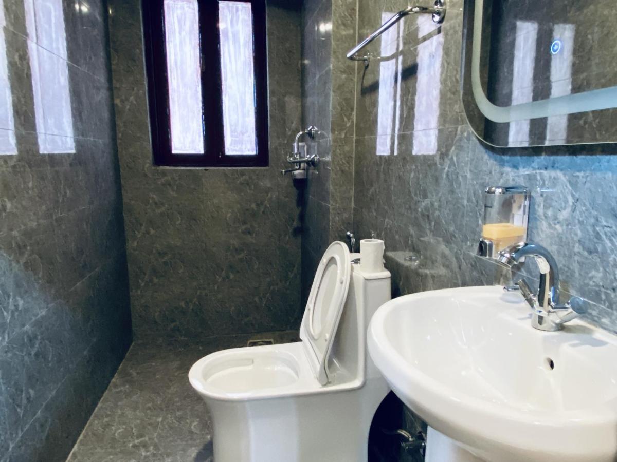 Hotel Pala Катманду Екстериор снимка